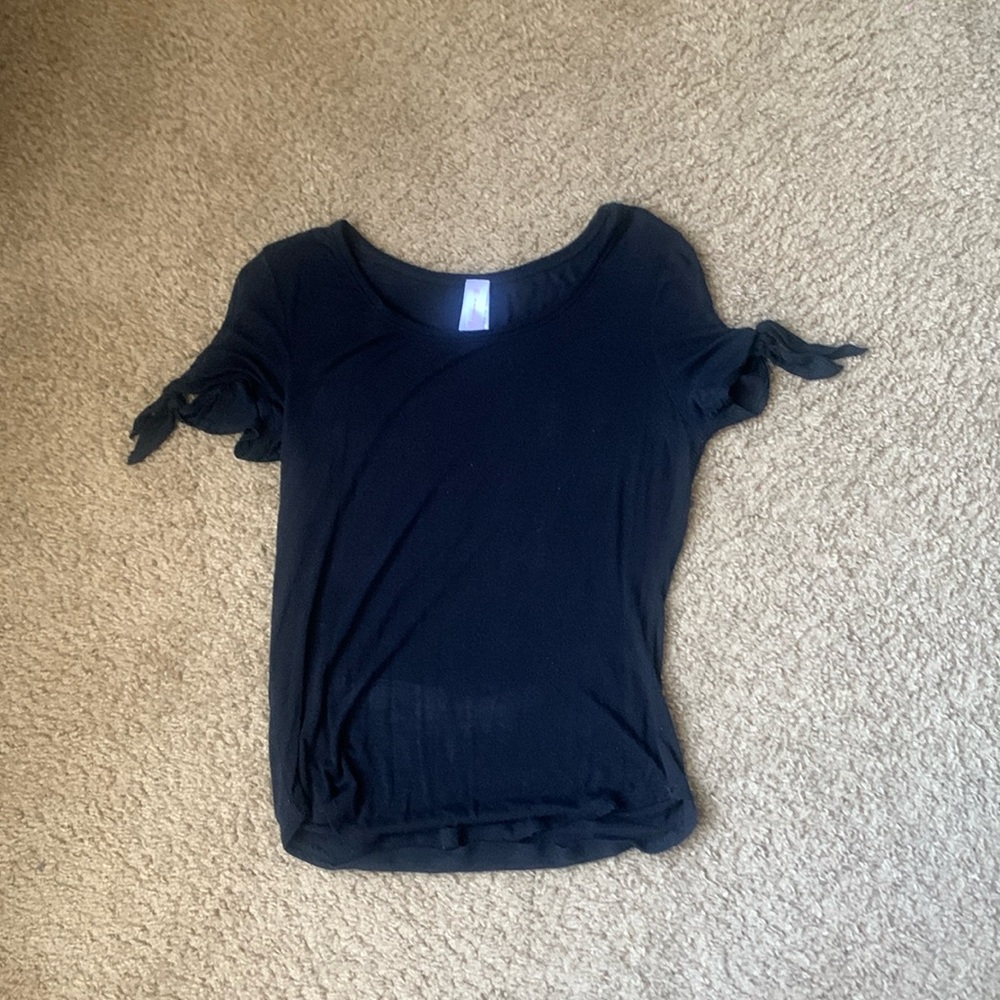 Black shirt